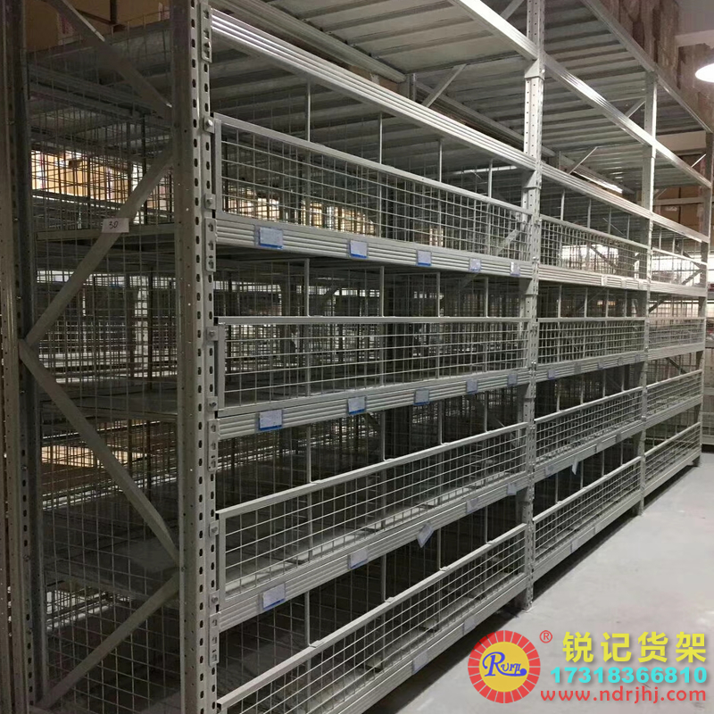 快递物流仓库货架.jpg