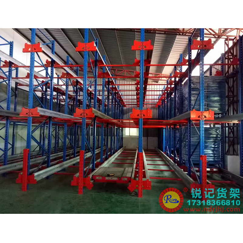 穿梭式仓库货架.jpg